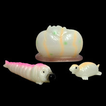 Load image into Gallery viewer, 4 1/2” Larva Set JAPAN KAIJU ATTACK ‘26 Oneup