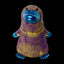Load image into Gallery viewer, 4 1/2” Suzuki Manufacturing LA Modern Sofubi Market