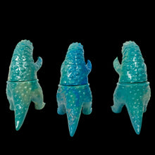 Load image into Gallery viewer, 3 1/2” Narutoron by Amapro sofubi LA Modern Sofubi Market